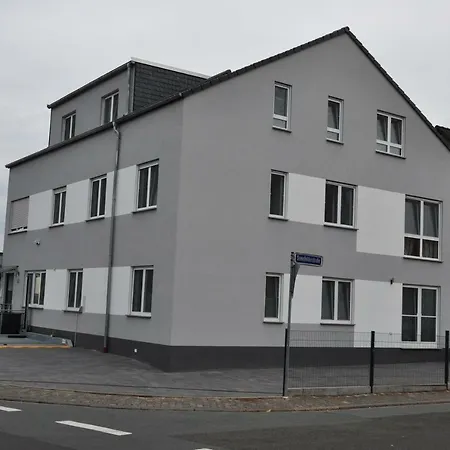 Aparthotel Ebersheim Luxus Plaza 2*
